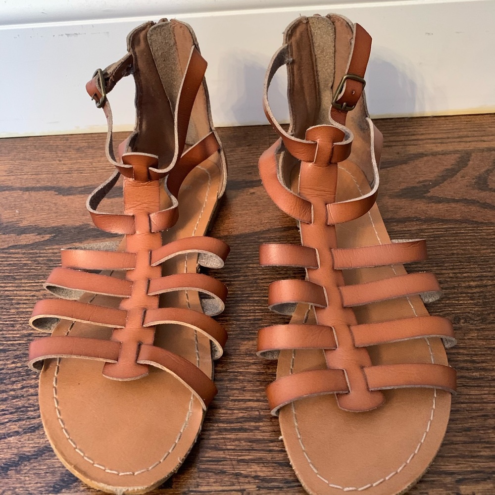 GAP GLADIATOR SANDALS